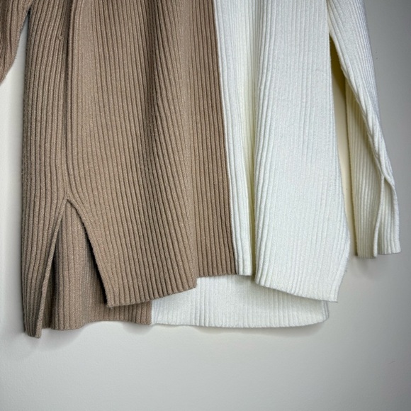ABERCROMBIE + FITCH Soft Af Collection Cozy Ribbed Two Toned Color Block Sweater - Picture 4 of 10